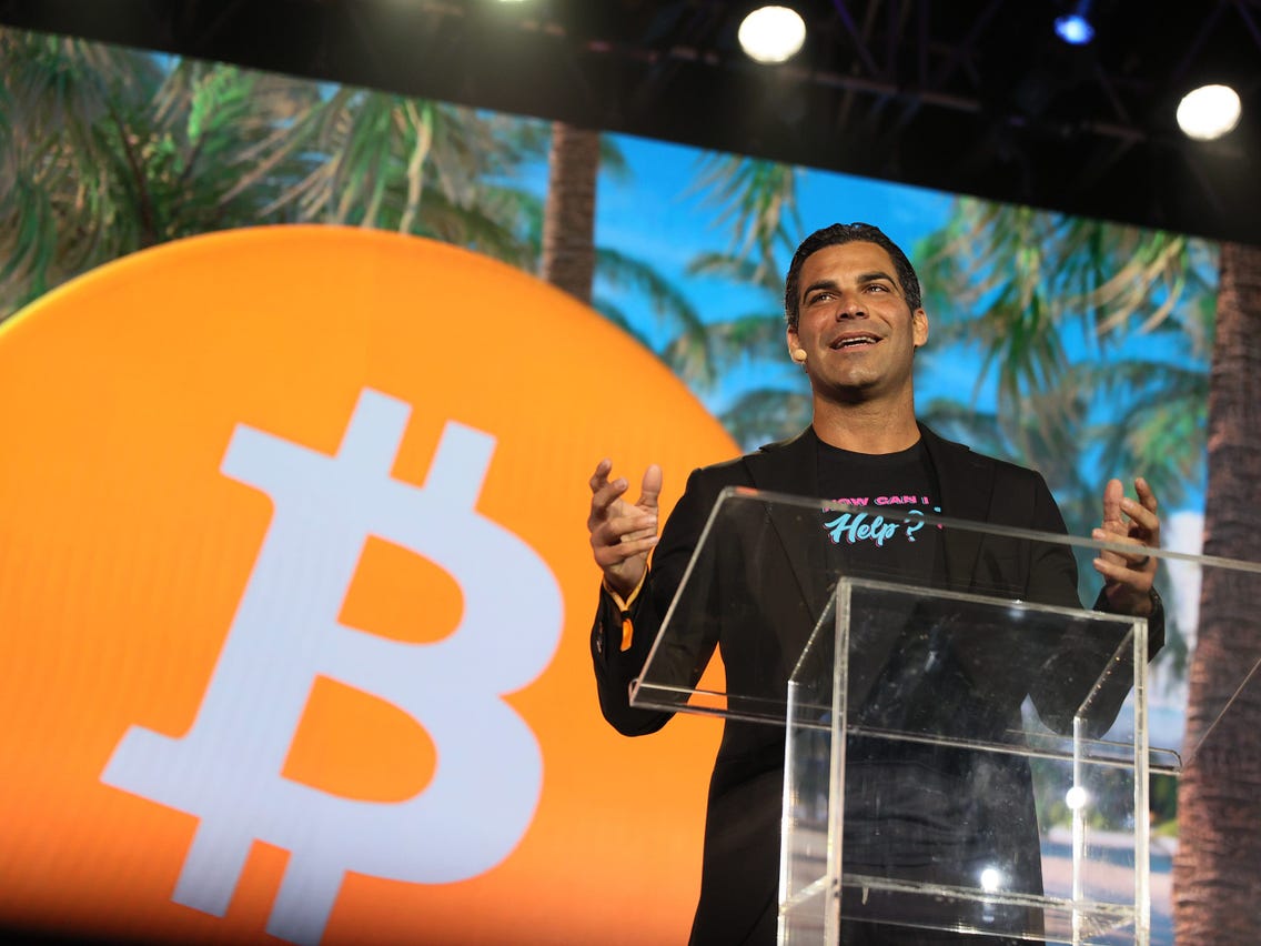 “Tấu hài cực mạnh” ở Hội nghị Bitcoin 2021 tại Miami
